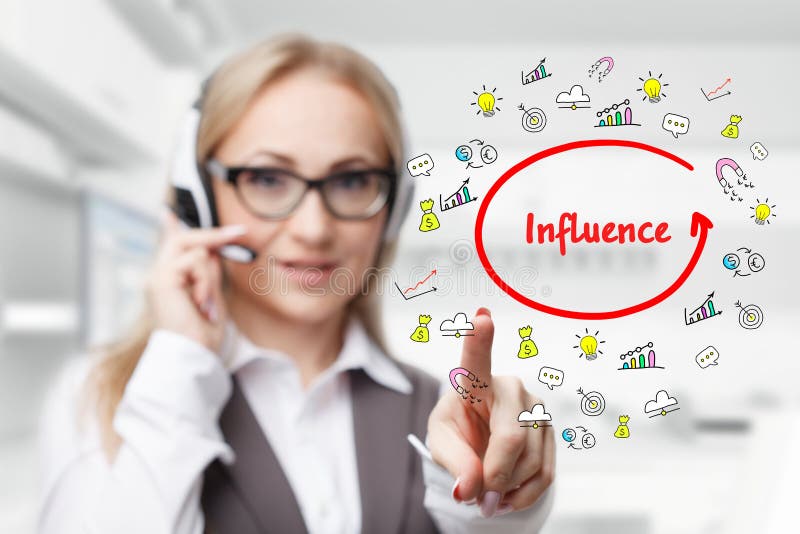 Technologie, Internet, zaken en marketing Jong het bedrijfsvrouw schrijven woord: Invloed royalty-vrije stock foto's Technologie, Internet, zaken en marketing Jong het bedrijfsvrouw schrijven woord: Invloed royalty-vrije stock foto's