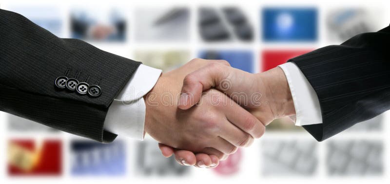 Technologiefernsehbildkommunikations-Bildschirmhändedruck stockbild Technologiefernsehbildkommunikations-Bildschirmhändedruck stockbild