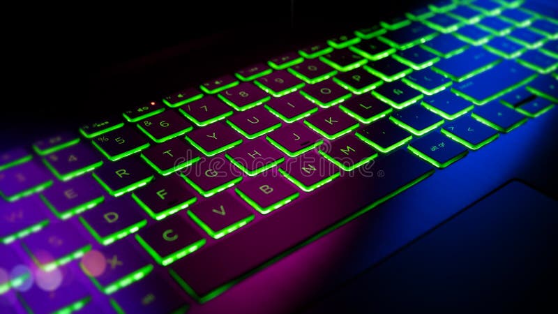 Teclado con las luces coloridas, ordenador portátil moderno del videojugador imágenes de archivo libres de regalías Teclado con las luces coloridas, ordenador portátil moderno del videojugador imágenes de archivo libres de regalías