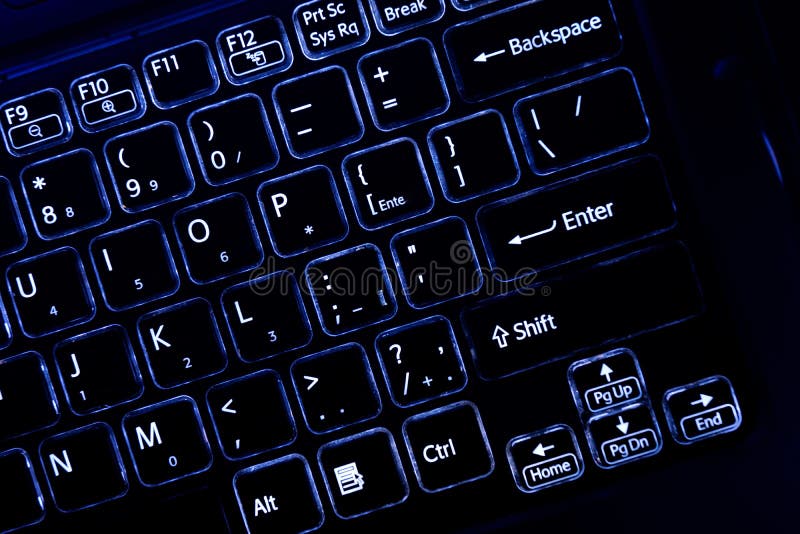 Teclado de computador do jogo, para o negócio e o lazer Teclado de computador — um dispositivo para incorporar a informação em um fotos de stock Teclado de computador do jogo, para o negócio e o lazer Teclado de computador — um dispositivo para incorporar a informação em um fotos de stock