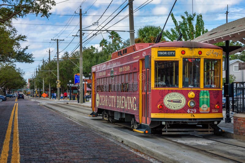 teco-line-streetcar-die-van-tampa-bay-naar-de-historische-stad-ybor