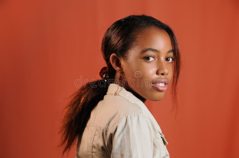 teen afrikansk flicka fotografering för bildbyråer teen afrikansk flicka fotografering för bildbyråer
