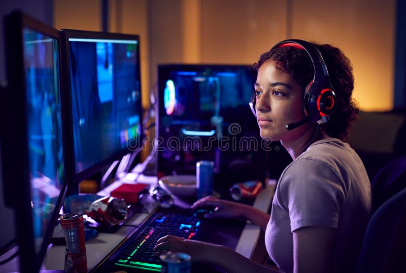 81,200+ Online Gamer Stock Photos, Pictures & Royalty-Free