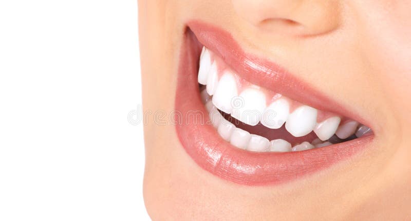 Saludable una mujer dientes a sonrisa.