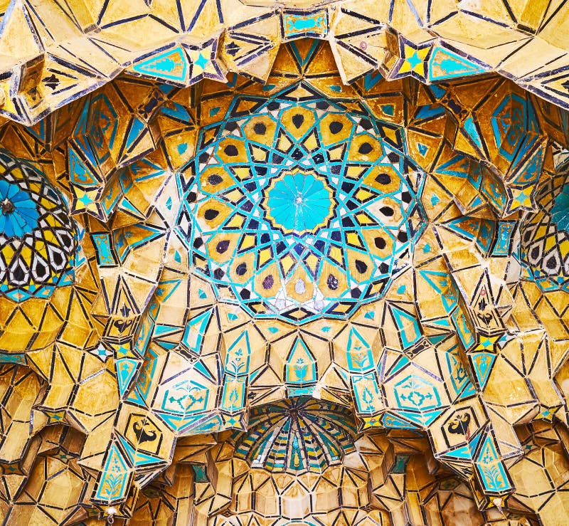 Tegelstenkupolen i det Qavam huset, Shiraz, Iran royaltyfria bilder Tegelstenkupolen i det Qavam huset, Shiraz, Iran royaltyfria bilder