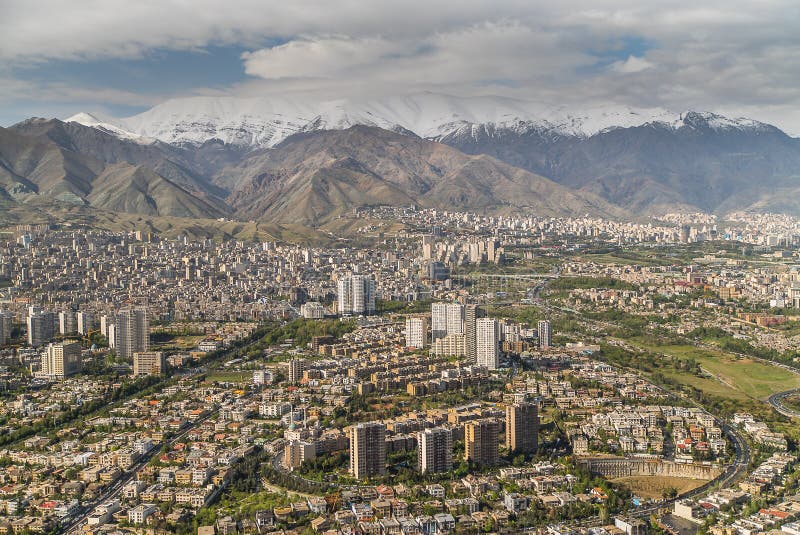 Teherán výše zachytil věž v írán.