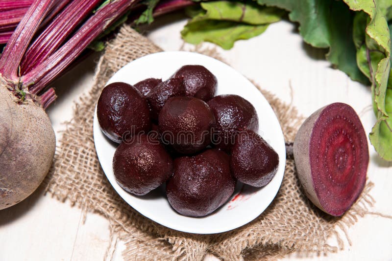 Teil in Essig Eingelegte Rote-Bete-Wurzeln Stockfoto - Bild von ... Teil in Essig Eingelegte Rote-Bete-Wurzeln Stockfoto - Bild von ...
