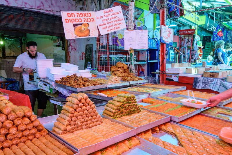 Carmel Market in Tel Aviv, Israel on the Eve of Sukkot Editorial Image -  Image of rosh, southern: 106567455