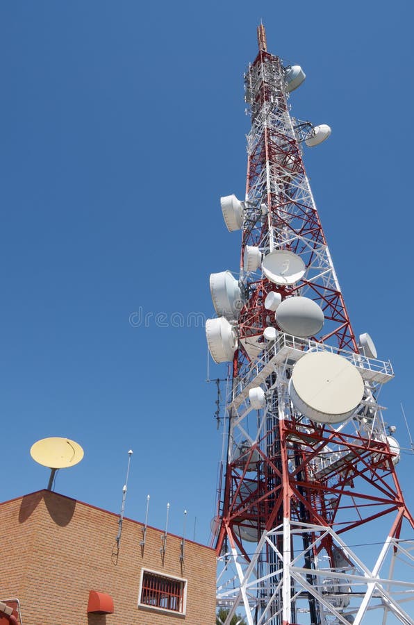 Telecommunications tower