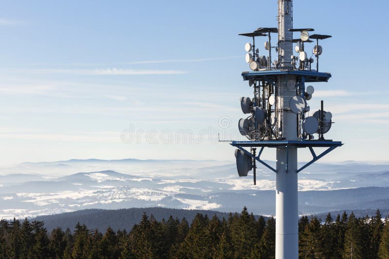 Telecommunications tower with parabolic