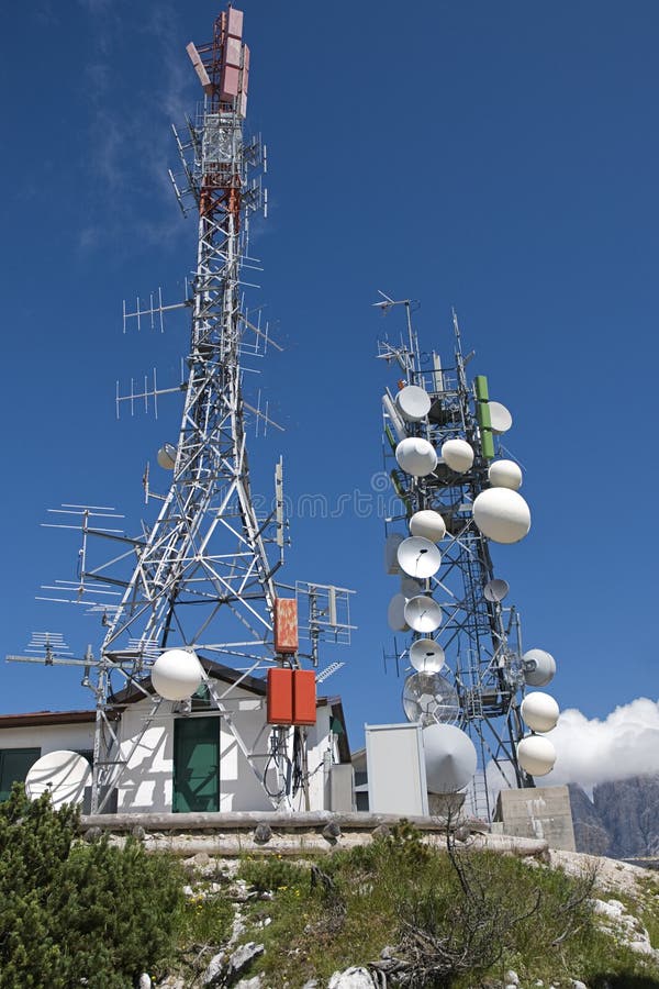 telecomunication góruje dwa fotografia royalty free telecomunication góruje dwa fotografia royalty free