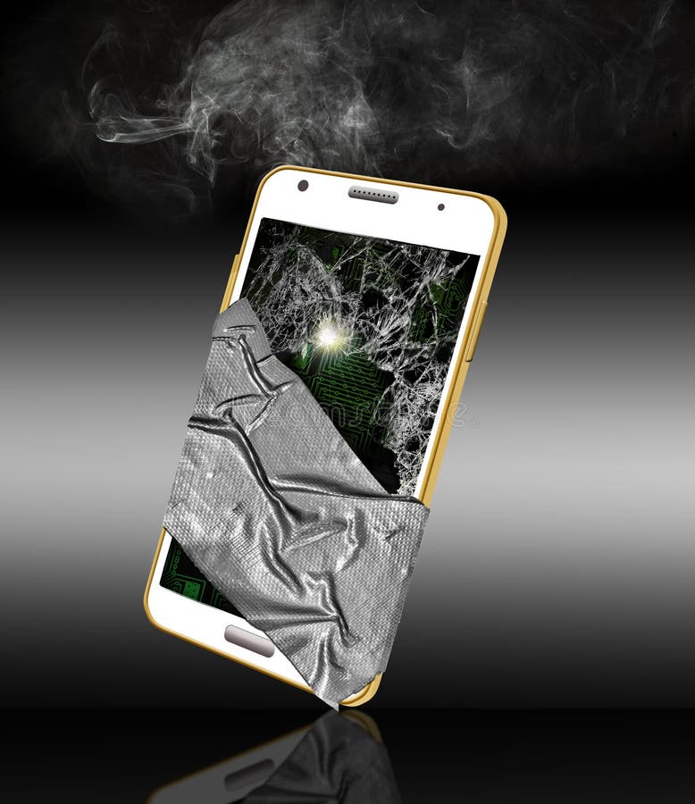 Telefone celular gravemente defeituoso foto de stock royalty free Telefone celular gravemente defeituoso foto de stock royalty free