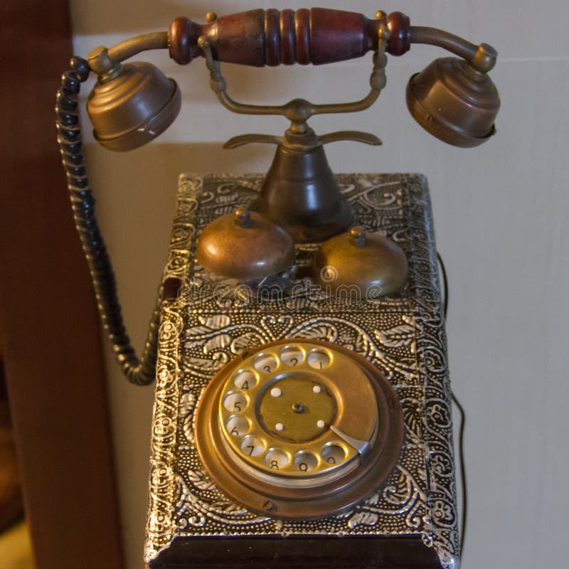 Telefono antico immagine stock. Immagine di disco, manopola 10761235