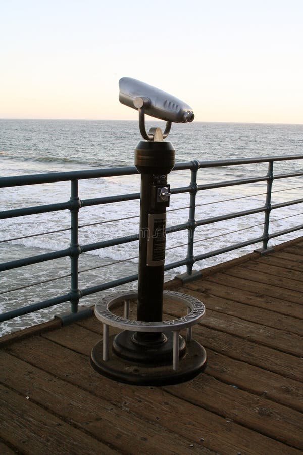 Telescopio en Santa Monica Pier imagenes de archivo Telescopio en Santa Monica Pier imagenes de archivo