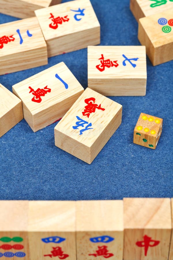 Jogo No Jogo De Mesa Do Mahjong Foto de Stock - Imagem de verde, mesa:  144770258