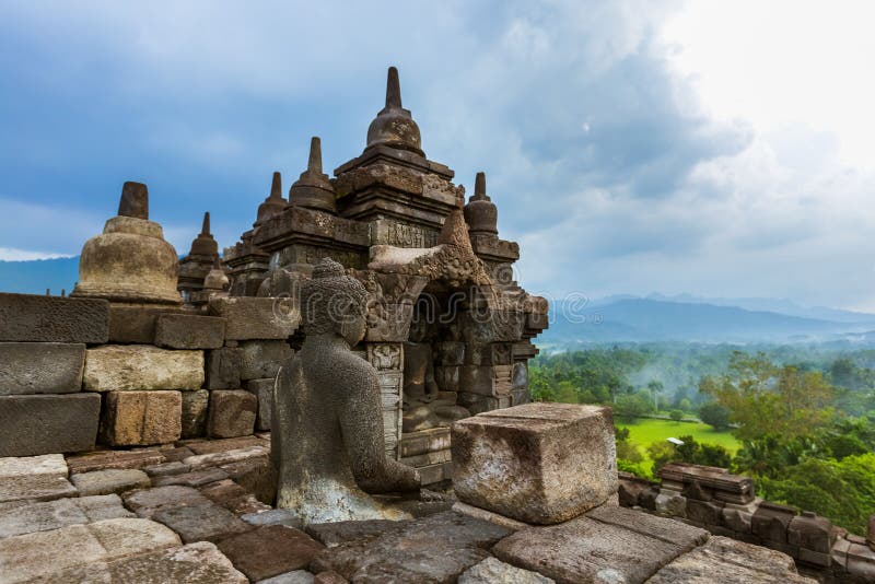 Flachrelief In Tempel Borobudur Buddist Insel  Java  