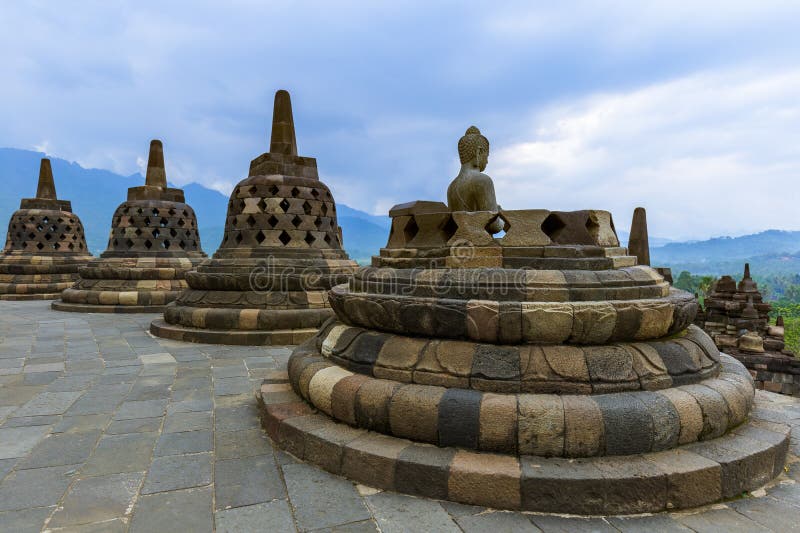 Flachrelief In Tempel Borobudur Buddist Insel  Java  