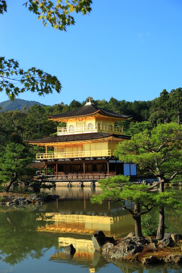 Tempel Kinkaku -kinkaku-ji van het Gouden Paviljoen
