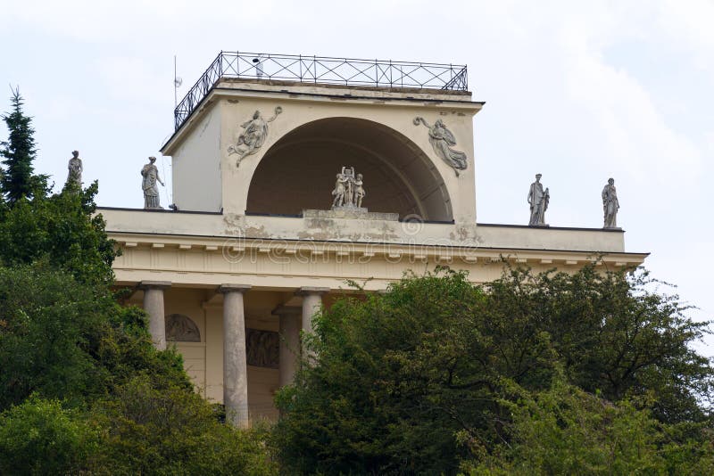 Tempel van Apollo in lednice-Valtice cultureel landschap, Moravië, Tsjechische Republiek stock afbeelding Tempel van Apollo in lednice-Valtice cultureel landschap, Moravië, Tsjechische Republiek stock afbeelding