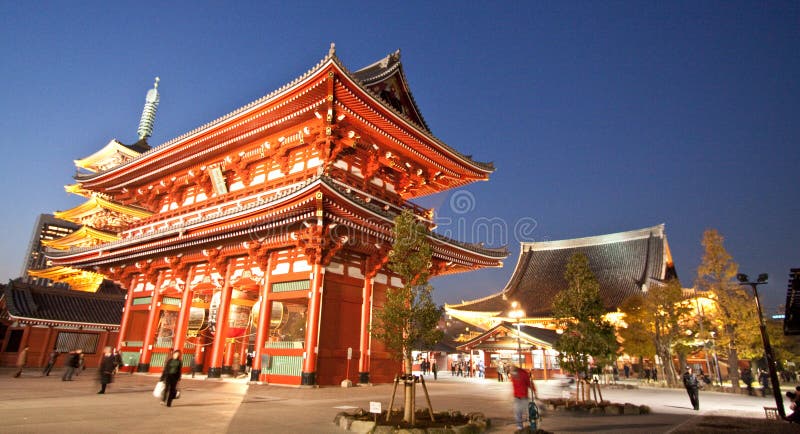 SENSOJI temple located in the heart of the city in Tokyo, Japan. A place of the religious and cultural word in Asia. Gate structure at the core of the complex. SENSOJI temple located in the heart of the city in Tokyo, Japan. A place of the religious and cultural word in Asia. Gate structure at the core of the complex.