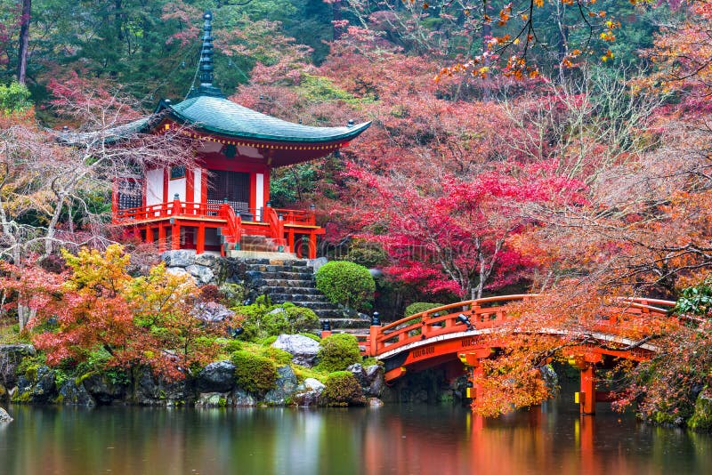 Tempio di Daigo-ji in autunno fotografia stock libera da diritti Tempio di Daigo-ji in autunno fotografia stock libera da diritti