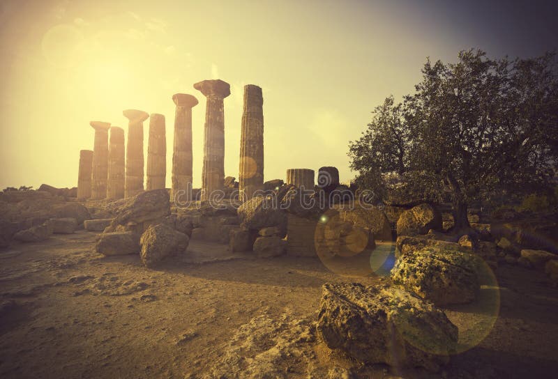 Tempio di Heracles, Agrigento fotografie stock libere da diritti Tempio di Heracles, Agrigento fotografie stock libere da diritti