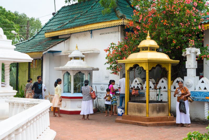 Tempio Hindu Devalay Pattini devi nel tempio di grotta di Dambulla in Sri Lanka fotografie stock libere da diritti