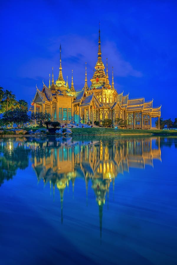 Tempio tailandese a Nakhon Ratchasima fotografia stock libera da diritti