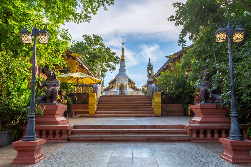 Tempio, Wat Pra That Doi Pra Chan Mae Tha fotografia stock libera da diritti Tempio, Wat Pra That Doi Pra Chan Mae Tha fotografia stock libera da diritti