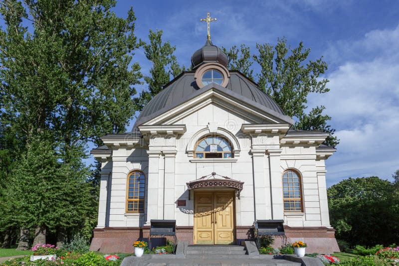 Tempio cappella da qualunque cosa santi, russo paesi da luci accese su.