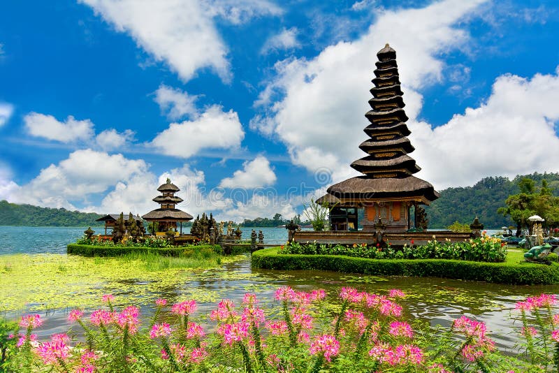  Temple d Ulun Danu  Bratan image stock Image du bleu 