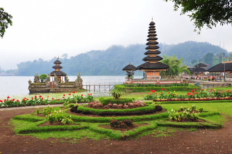  Temple d Ulun Danu  Bratan image stock Image du bleu 