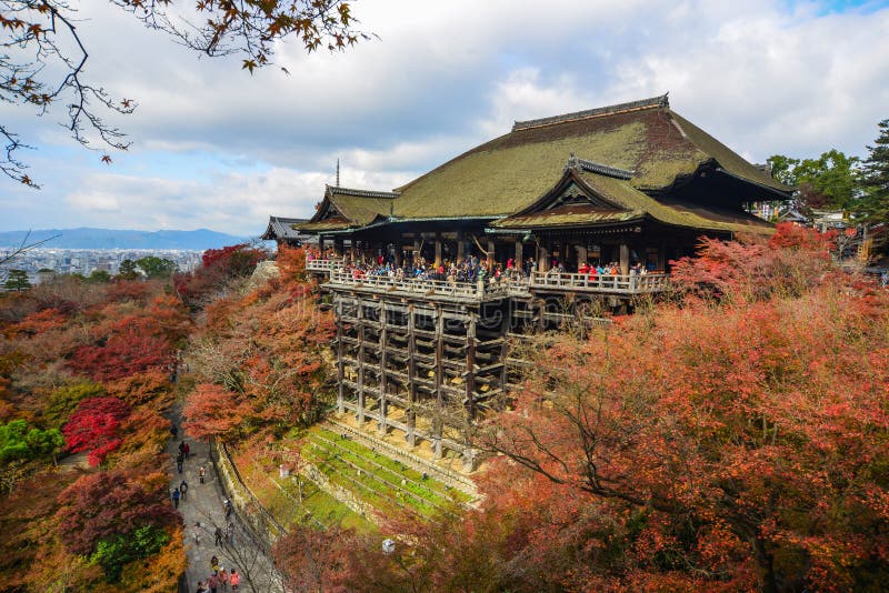 Temple de Kiyomizu à l'automne à Kyoto, Japon photo stock Temple de Kiyomizu à l'automne à Kyoto, Japon photo stock