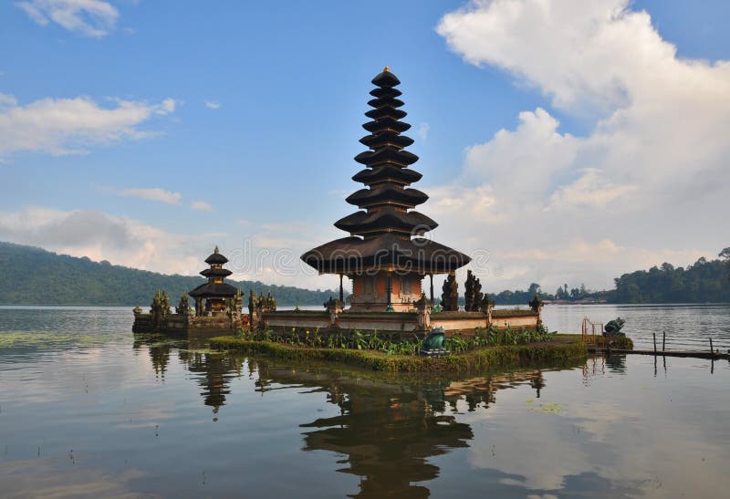 Temple De Pura Ulun Danu Sur Le Lac Bratan Image stock Temple De Pura Ulun Danu Sur Le Lac Bratan Image stock