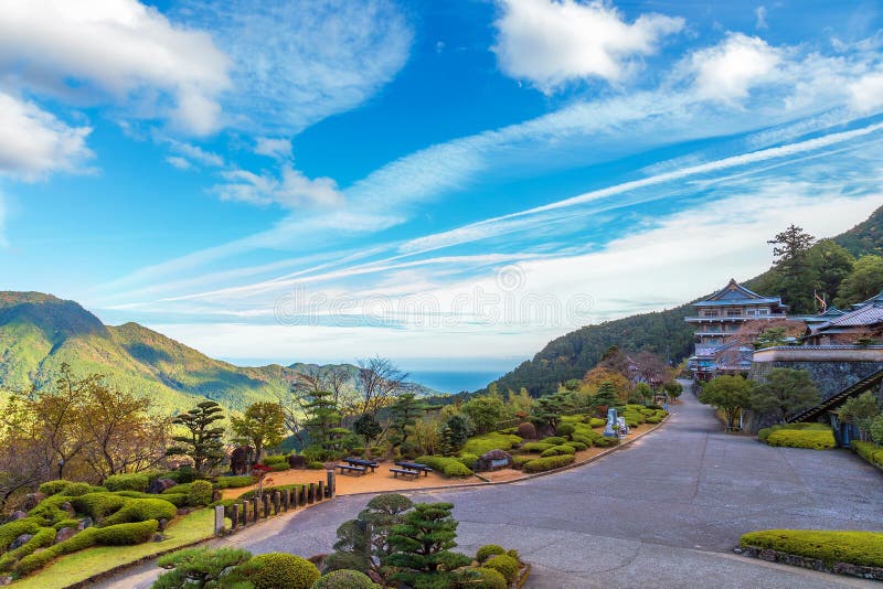 temple de Seiganto-JI chez Nachi Katsuura dans Wakayama, Japon photos stock temple de Seiganto-JI chez Nachi Katsuura dans Wakayama, Japon photos stock