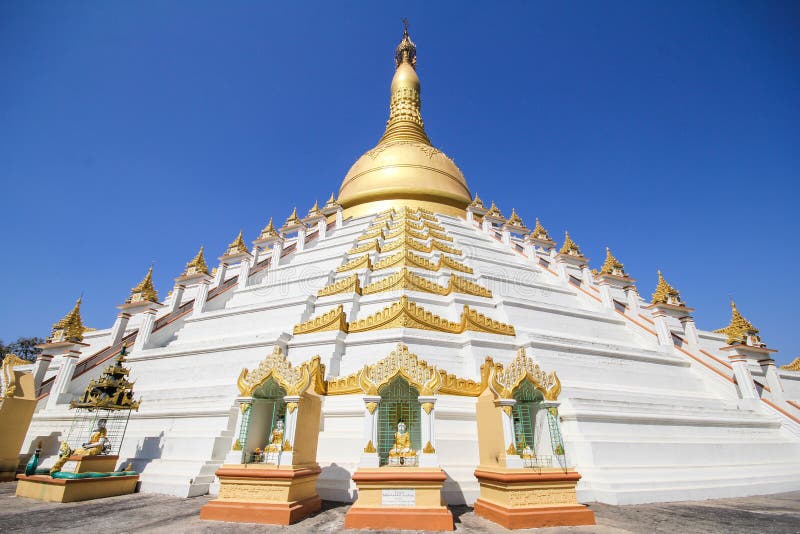 Temple et pagoda dans Bago, Myanmar image libre de droits Temple et pagoda dans Bago, Myanmar image libre de droits