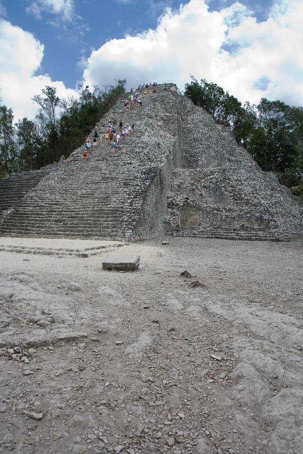 Temple maya de Coba photos libres de droits Temple maya de Coba photos libres de droits