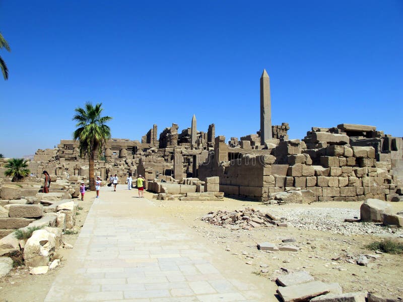 Templet av Karnak i Luxor är det största tempelkomplexet av forntida Egypten royaltyfri foto Templet av Karnak i Luxor är det största tempelkomplexet av forntida Egypten royaltyfri foto