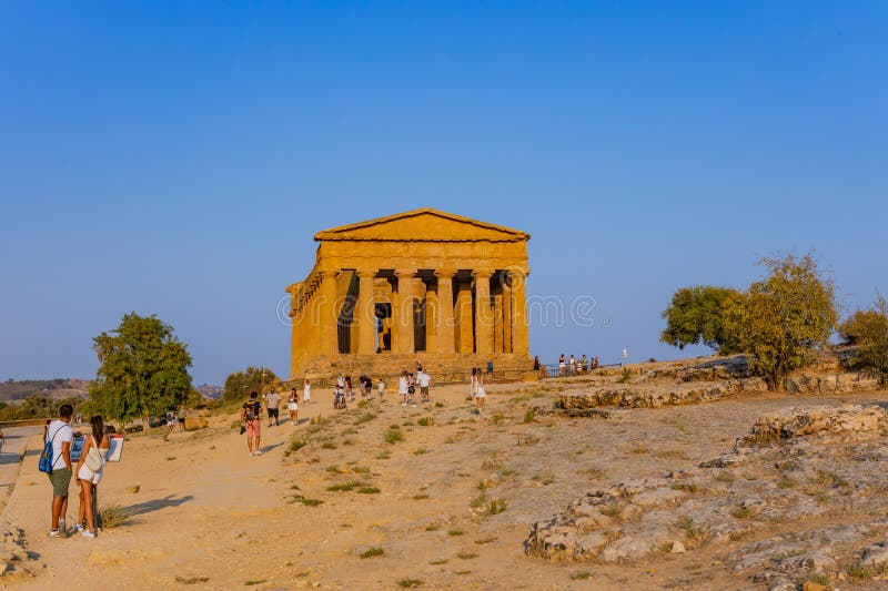 Templo antigo da Concórdia em Agrigento foto de stock