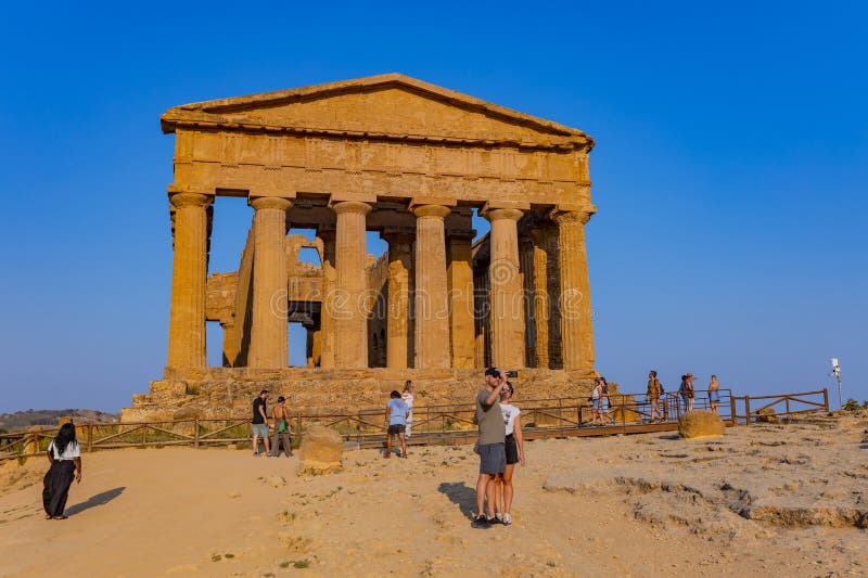 Templo antigo da Concórdia em Agrigento foto de stock royalty free