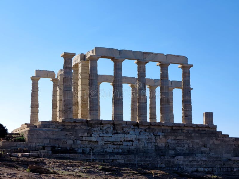 Templo antigo de Poseidon no Capo Sunio em Attica Greece imagens de stock royalty free Templo antigo de Poseidon no Capo Sunio em Attica Greece imagens de stock royalty free