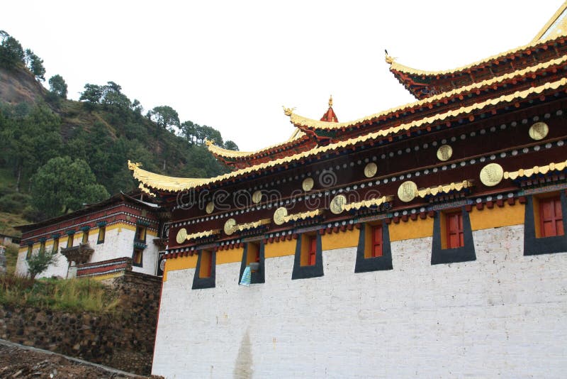 Templo de Langmu de la arquitectura tibetana foto de archivo Templo de Langmu de la arquitectura tibetana foto de archivo