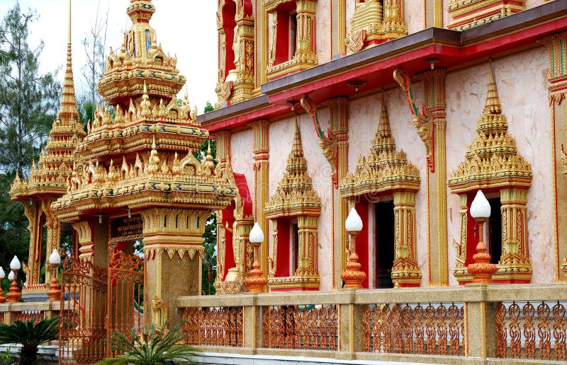Templo de Wat Chalong fotos de stock royalty free Templo de Wat Chalong fotos de stock royalty free