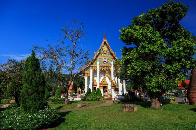 Templo de Wat Chalong no dia ensolarado Phuket Tailândia imagens de stock Templo de Wat Chalong no dia ensolarado Phuket Tailândia imagens de stock
