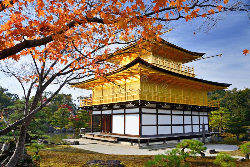 Templo Do Pavilhao Dourado Foto De Stock Imagem De Dourado