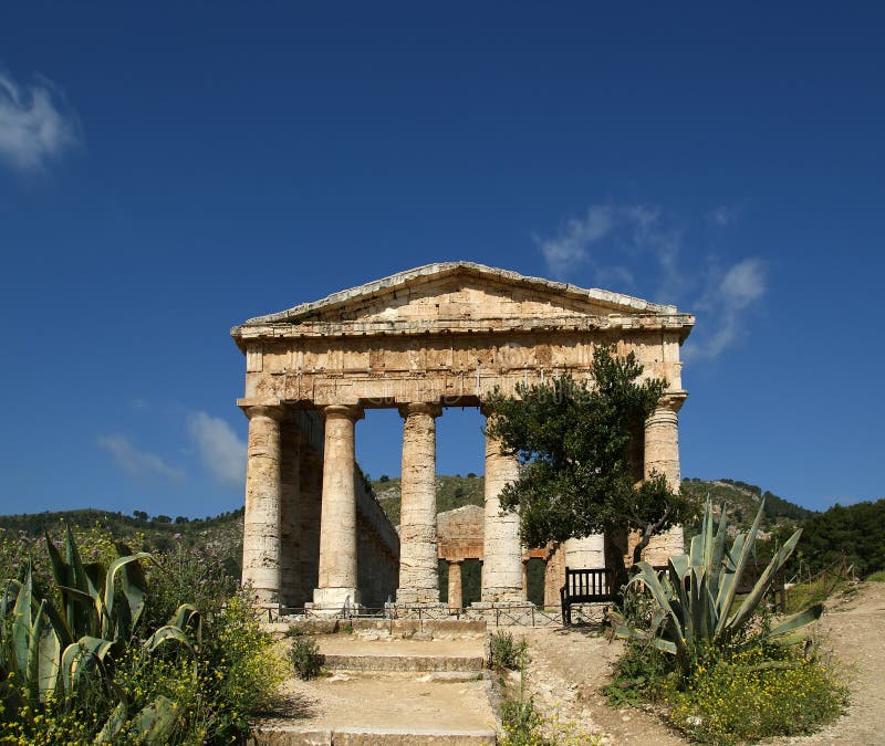 Templo (Doric) grego clássico em Segesta