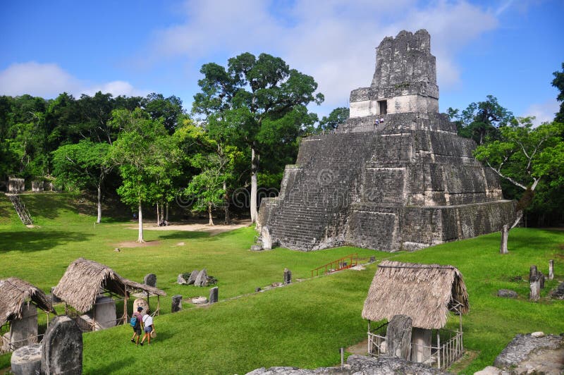 Templo mim, plaza de Gran em Tikal, Guatemala fotografia de stock royalty free Templo mim, plaza de Gran em Tikal, Guatemala fotografia de stock royalty free