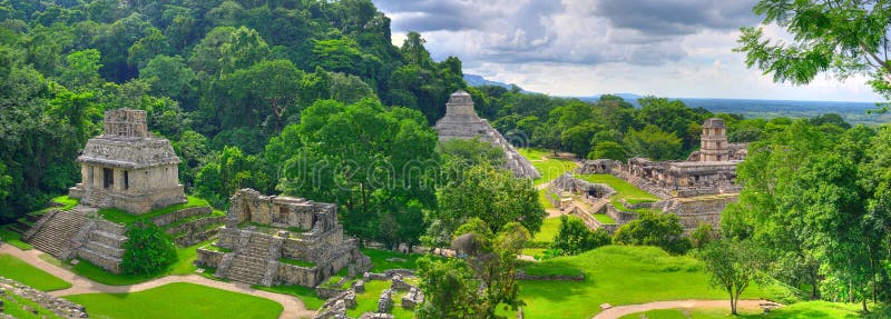 Templos antiguos del maya de Palenque, México