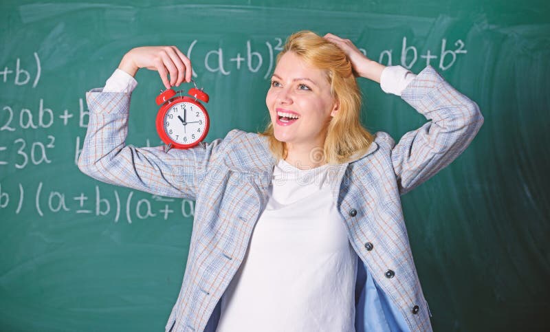 Tempo per la rottura Il tempo ha materia per lei Anno scolastico benvenuto dell'insegnante Regime quotidiano sano Lezione di iniz immagine stock libera da diritti Tempo per la rottura Il tempo ha materia per lei Anno scolastico benvenuto dell'insegnante Regime quotidiano sano Lezione di iniz immagine stock libera da diritti