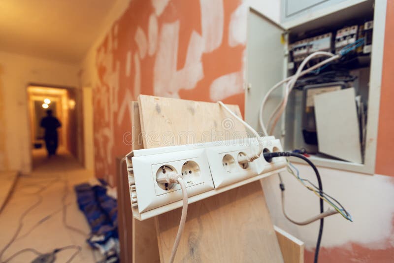 Temporary Electrical Outlets for Constructions Tools and Gears is